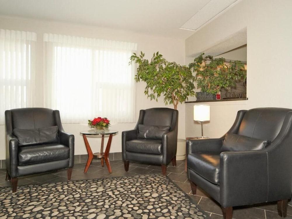 Colonial Square Inn & Suites Saskatoon Kültér fotó