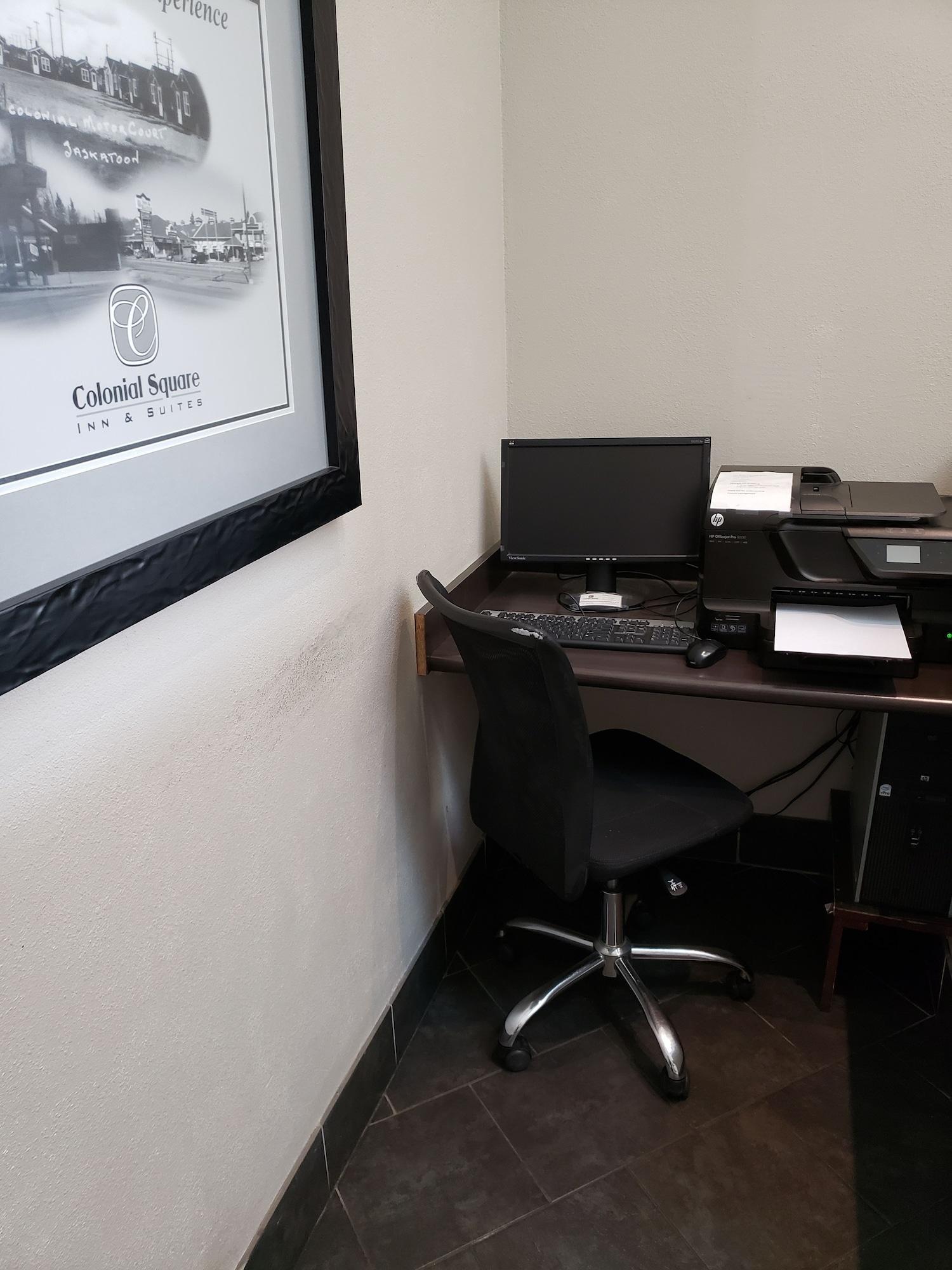 Colonial Square Inn & Suites Saskatoon Kültér fotó