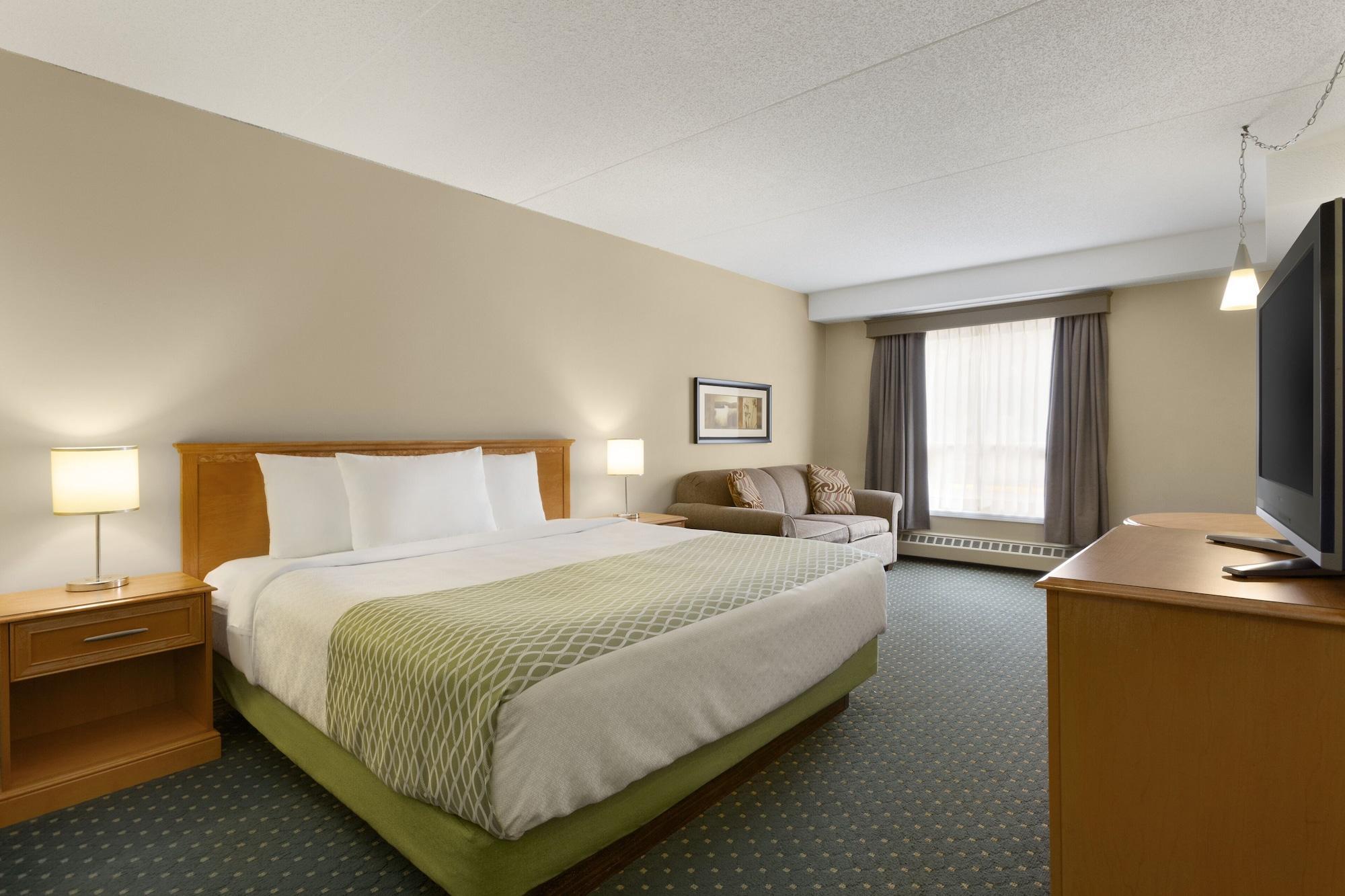 Colonial Square Inn & Suites Saskatoon Kültér fotó